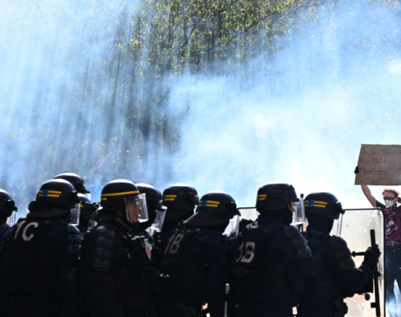 Novi protesti u Francuskoj: Već uhapšeno 135 lica
