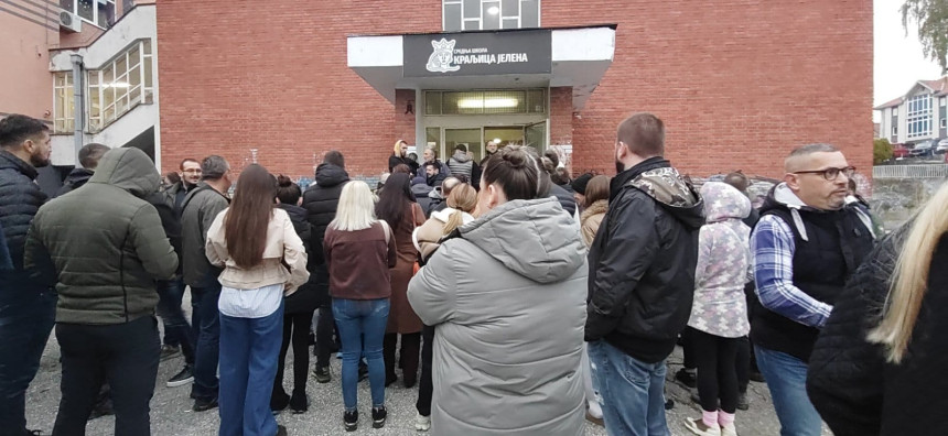 РИК: Излазност на изборима у Србији до 14.00 сати 46,53 одсто