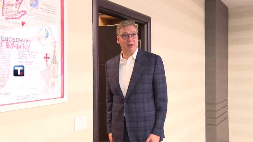 Vučić stigao u Izborni štab SNS-a, tu 110 medijskih ekipa
