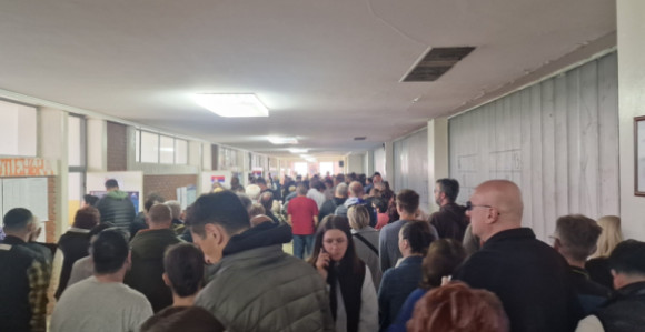 Izlaznost na izborima u Srbiji do 16h - 56,38 procenata