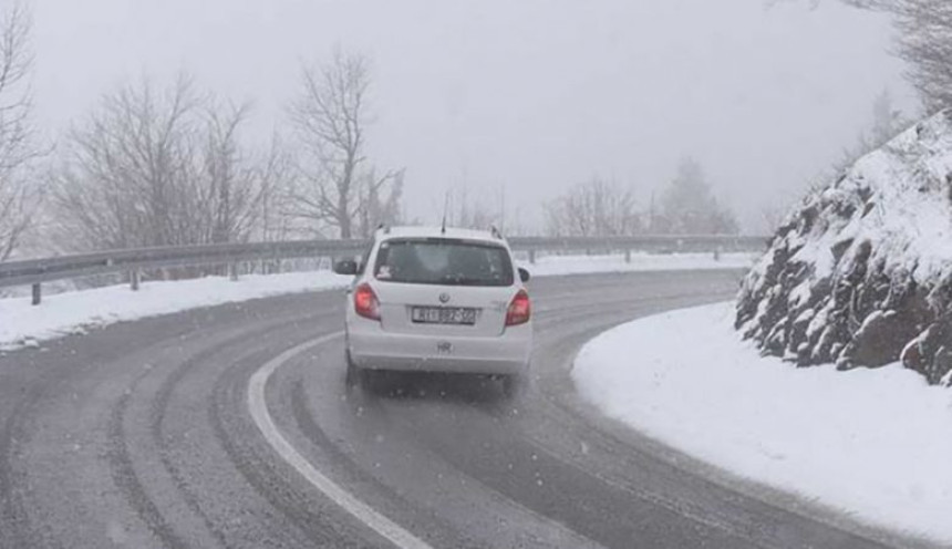 Stiže prvi snijeg u BiH, na planinama 30 centimetara