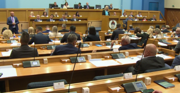 Novi saziv Skupštine: Da li nas očekuju novi "preleteči"?