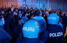 Neredi na ulicama, policija koristila vodene topove