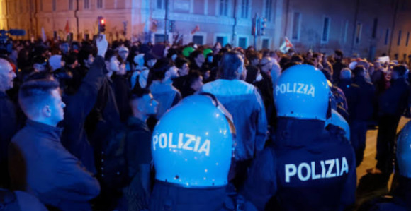 Neredi na ulicama, policija koristila vodene topove