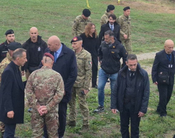 Ministar odbrane Italije posjetio mjesto nesreće