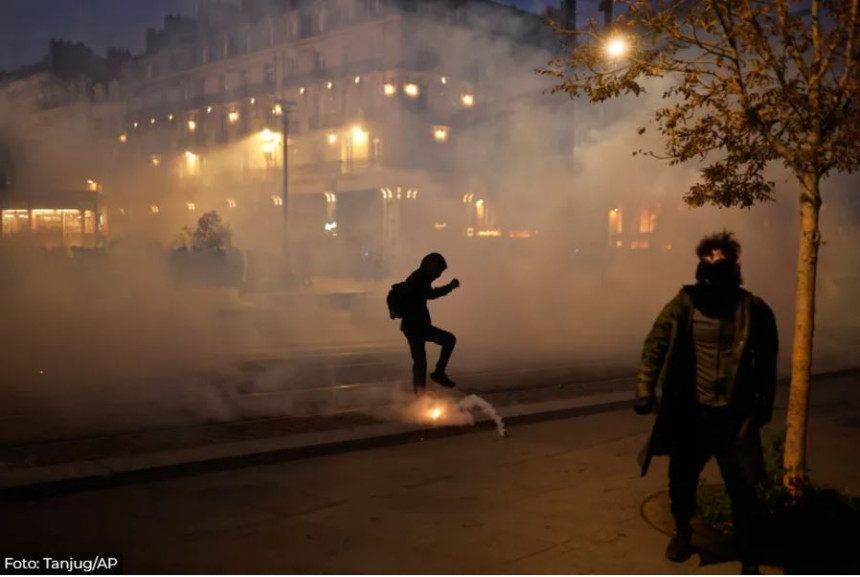 Oko 320.000 ljudi na protestima širom Francuske