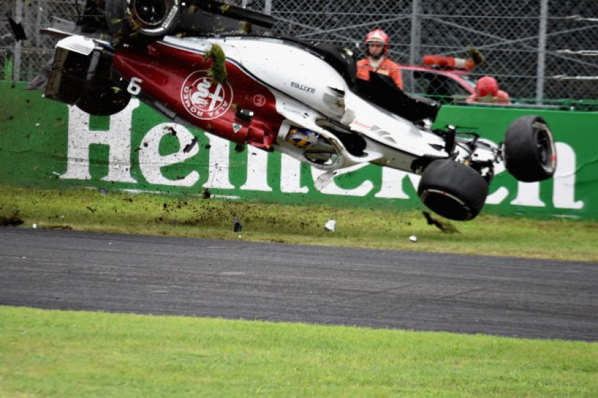 Vozač F1 nepovređen u stravičnoj nesreći u Monci!