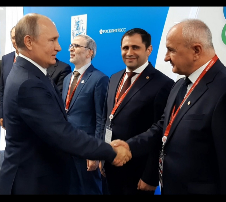 Ђокић се руковао са предсједником Путином
