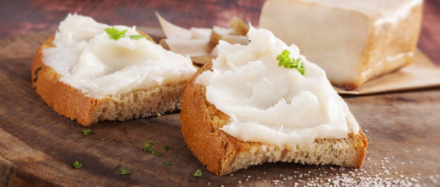 Да ли је свињска маст заиста здравија од путера?