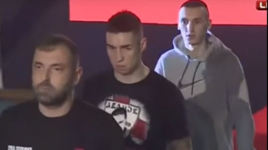 Боксер у Истанбулу носио мајицу са ликом Марка Ивковића!