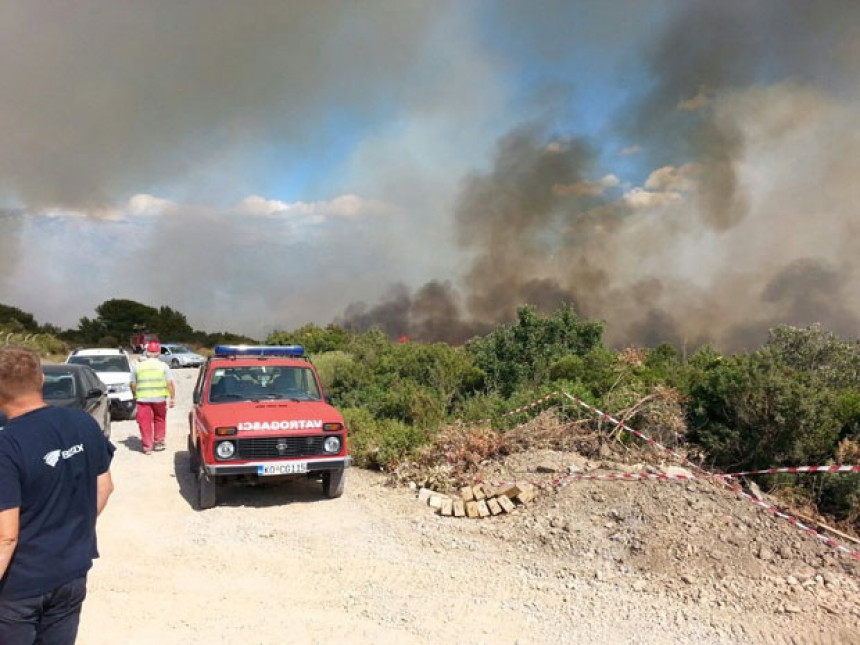 Brojni požari širom Crne Gore