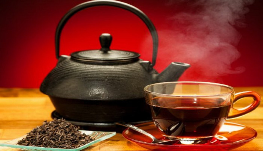 Црни чај топи килограме