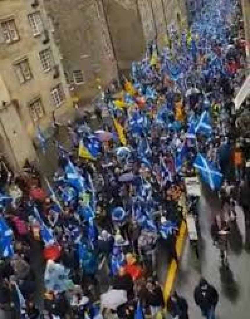 Hiljade Škota na ulicama, traže novi referendum