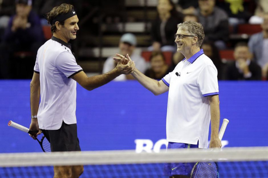 Video: Bil Gejts "zagrevao" Federera za Indijan Vels!