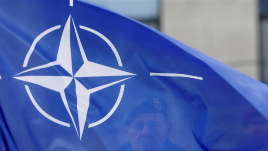 Усташко пјевање под заставом НАТО