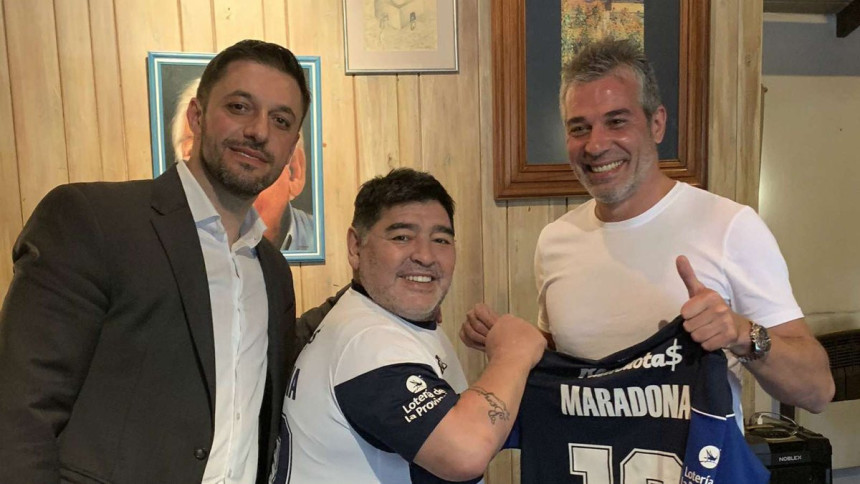 Argentina gori, vratio se: Maradona preuzeo fenjeraša!