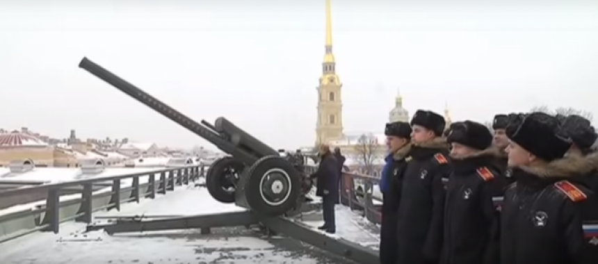 Божић: Путин пуцао из топа 