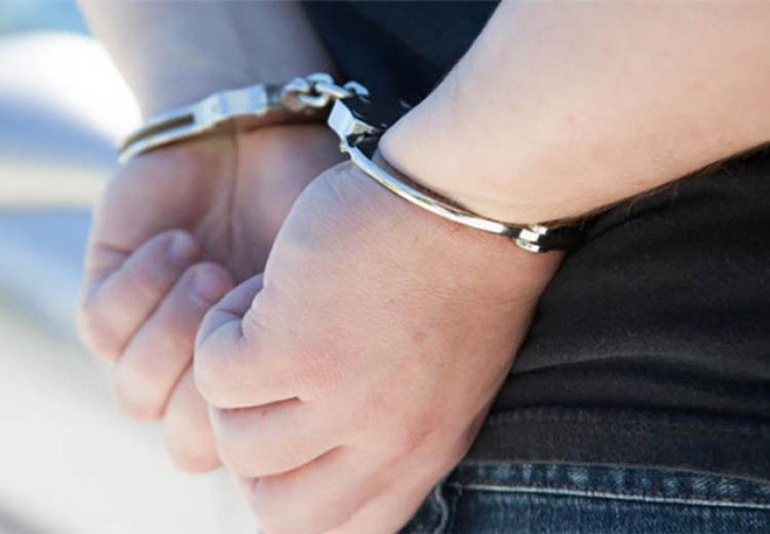 Uhapšeno pet lica zbog droge