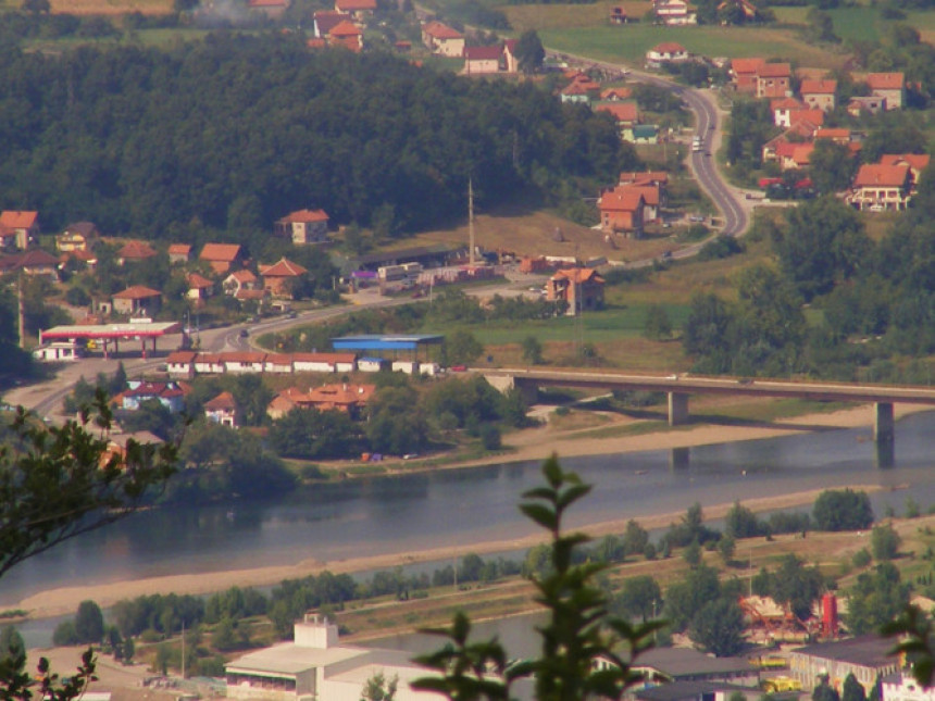 Samoubistvo skokom sa mosta u Drinu