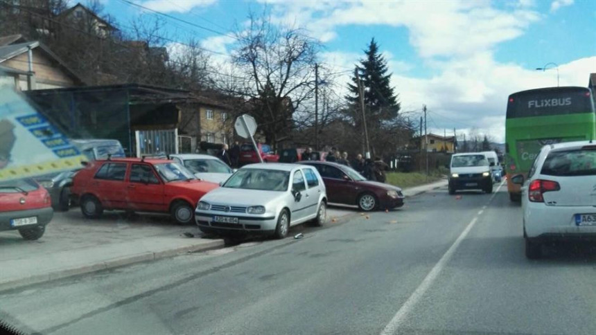 Возилом ударио жену у Сарајеву