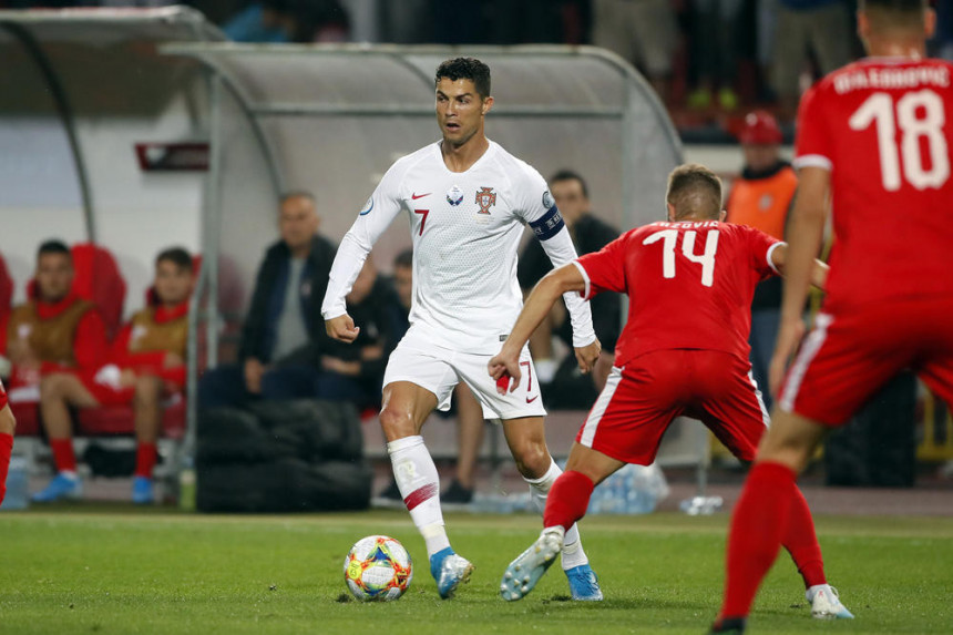 Poraz pred 40.000 navijača: Srbija - Portugal (2:4)