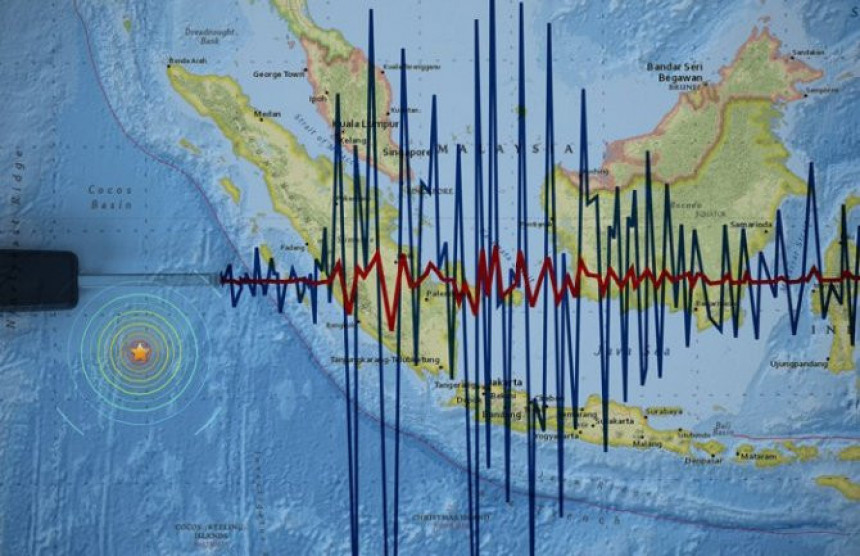Индонезија: Расте број погинулих   