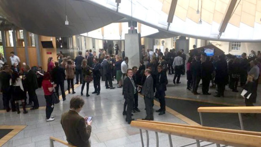 Evakuisan škotski parlament 