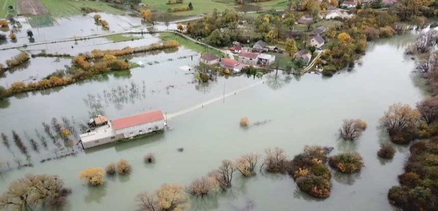 У Никшићу још угрожено од поплава 30 кућа 