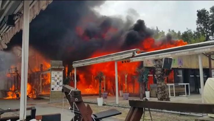 Izgorio restoran na Adi Huji