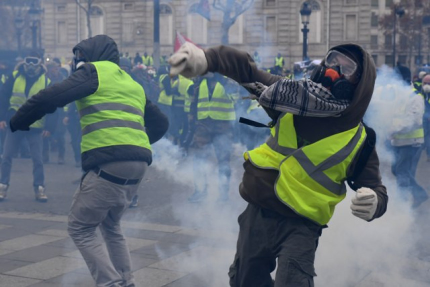 Hapšenje ljudi širom Francuske 