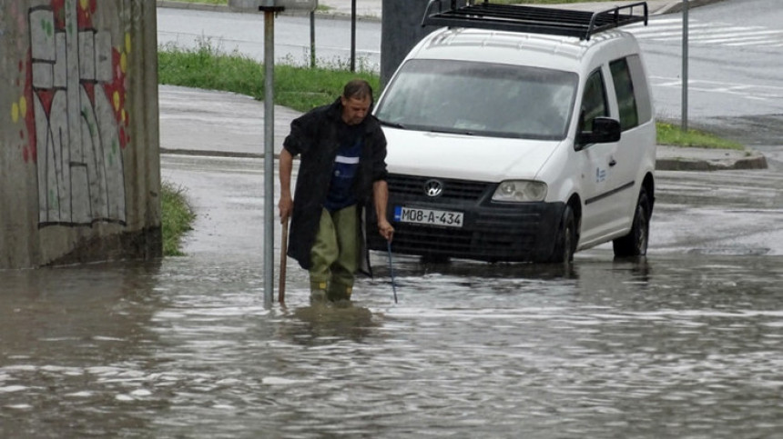 Kiša blokirala vozače u Zenici
