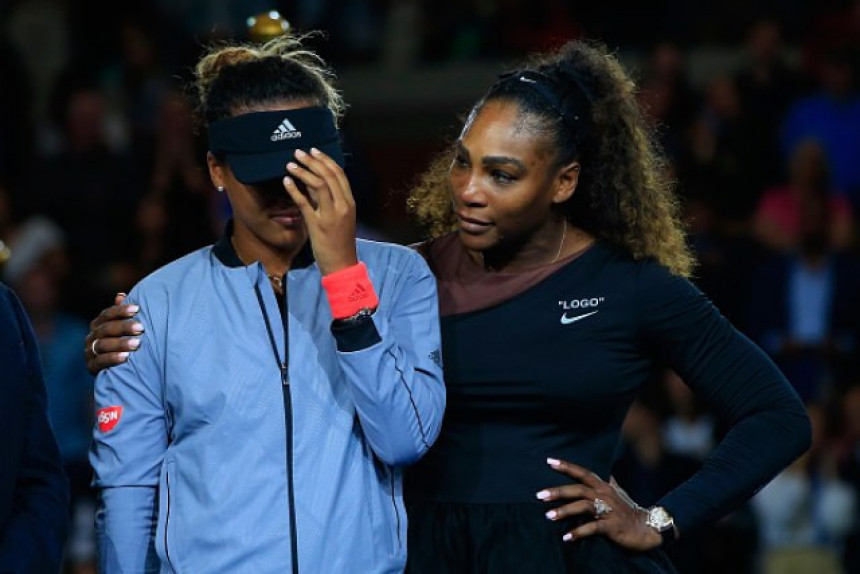 Njujorška publika rasplakala Osaku, Serena je tešila!