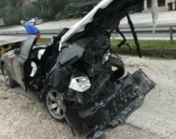 Dvoje mrtvih u teškoj nesreći