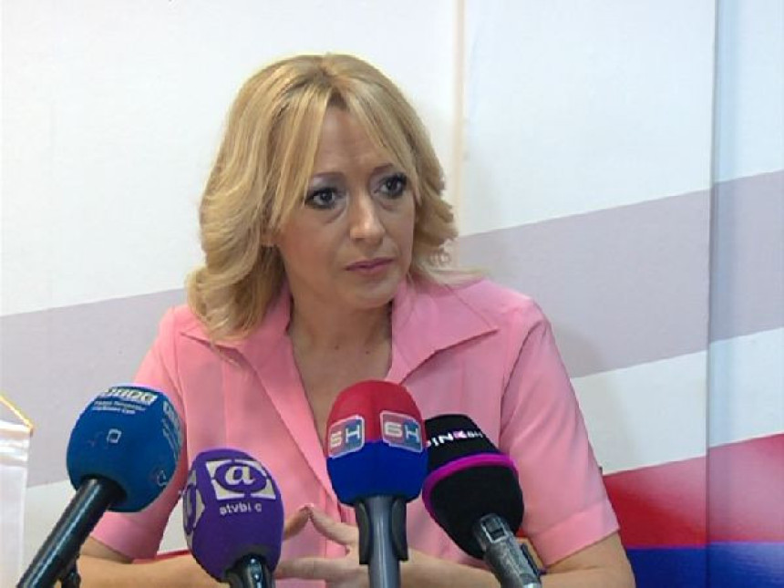 Премијер обмањује јавност Српске