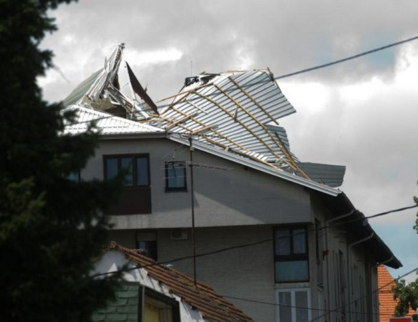 Србија: Невријеме оштетило 200 кућа