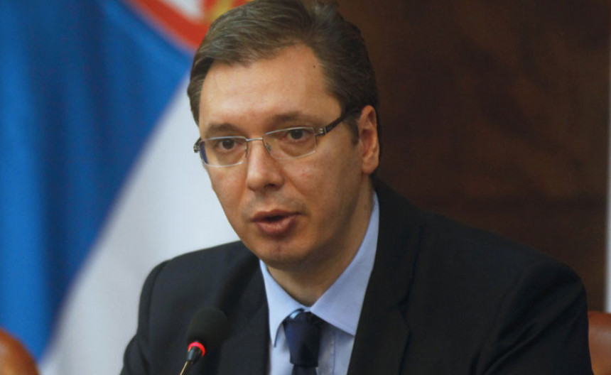 Vučiću ni sječa plata ne smanjuje rejting