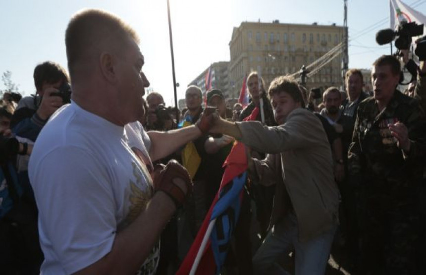 Rusi marširali protiv rata u Ukrajini