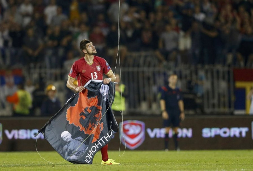 Albanci sad kažu: To nije naša zastava!
