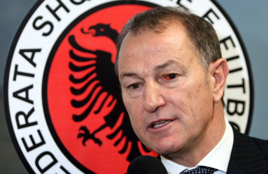 Шта прича селектор Албаније?!