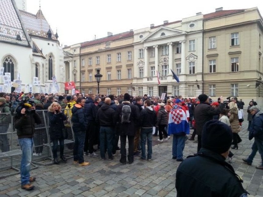Загреб: Протест радника “Ине”