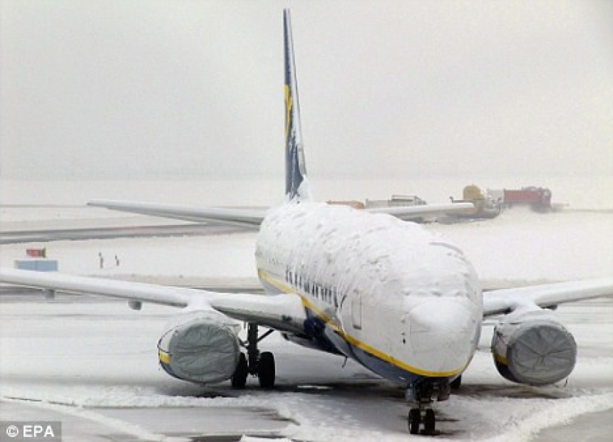 Zbog snijega u SAD otkazano 3.000 letova