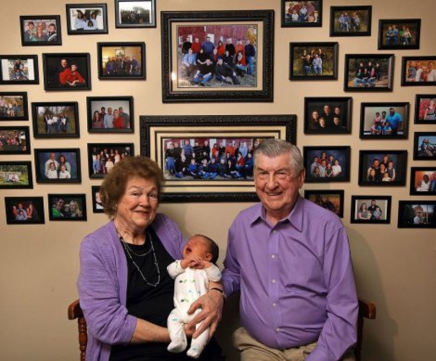 Bračni par iz Ilinoisa dočekao 100. unuče