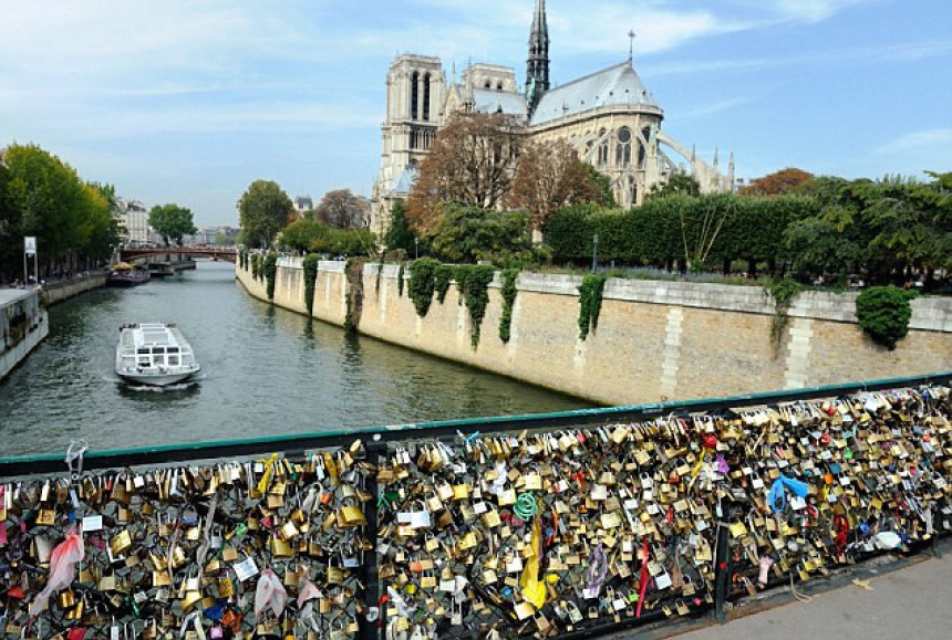 Više nema "zaključavanja ljubavi" na pariskom mostu