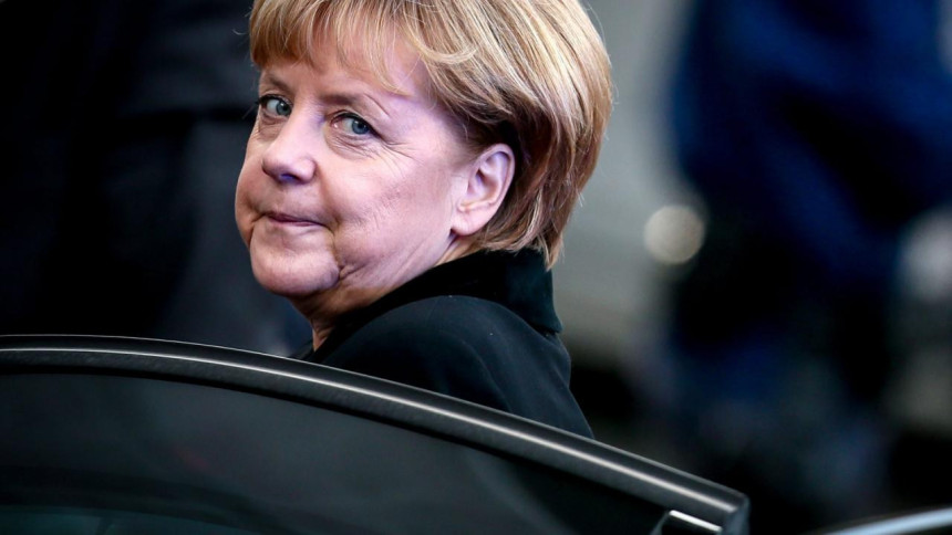 Vikiliks: Merkelova zbunjena oko Grčke