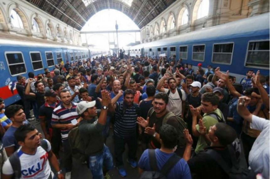 3.000 migranata čeka voz u Mađarskoj