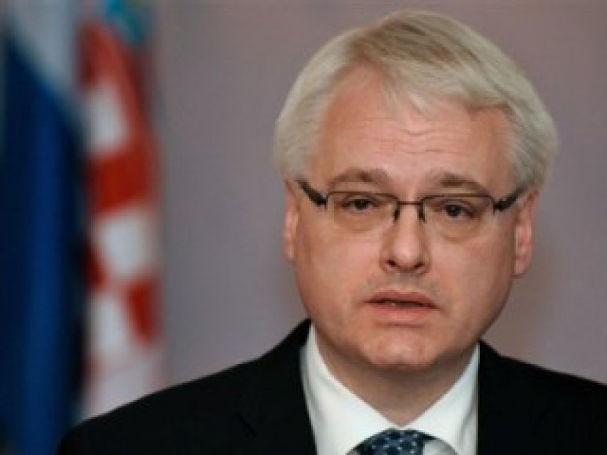 Josipović: Šešelj duh iz boce