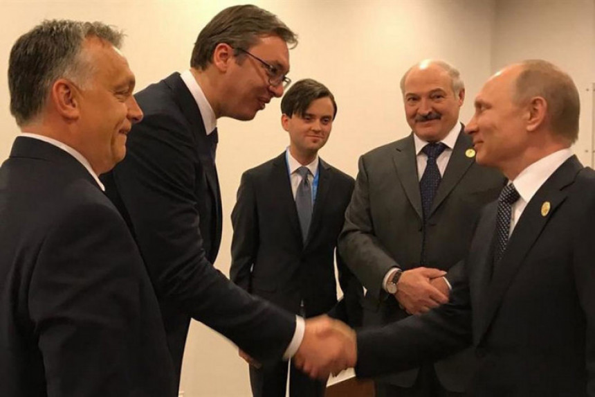 Vučić s Putinom o prijetnji Albanaca