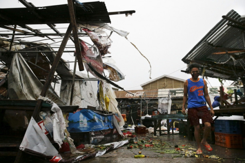 Најјача олуја пустоши Филипине