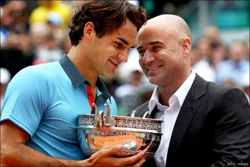 Agasi: Federer može da igra još pet godina!