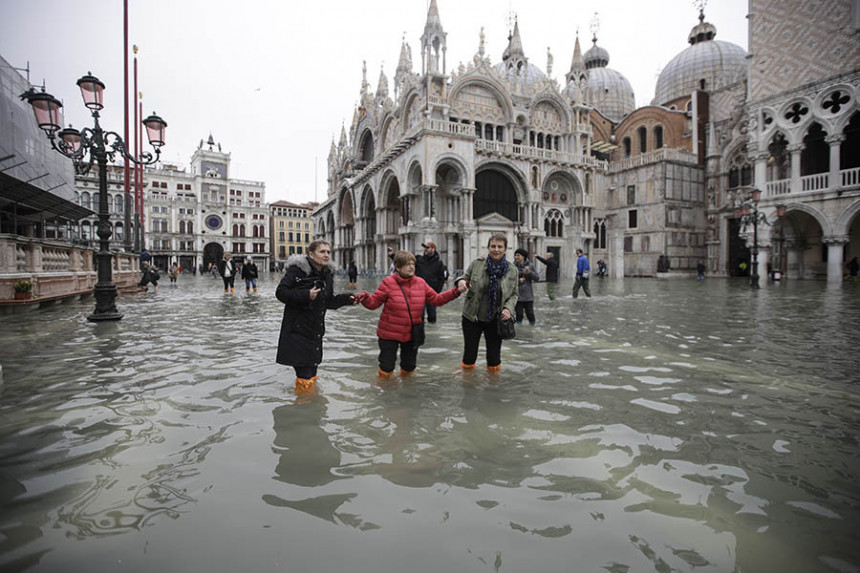 Venecija pliva, kažu - najgore se tek očekuje